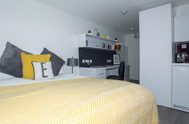 Popes Lane, West Ealing, London - Image 2